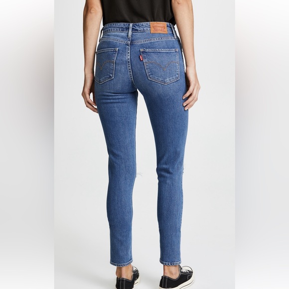 Levi’s 721 High Rise Distressed Skinny Jeans in Rugged Indigo - Picture 2 of 5